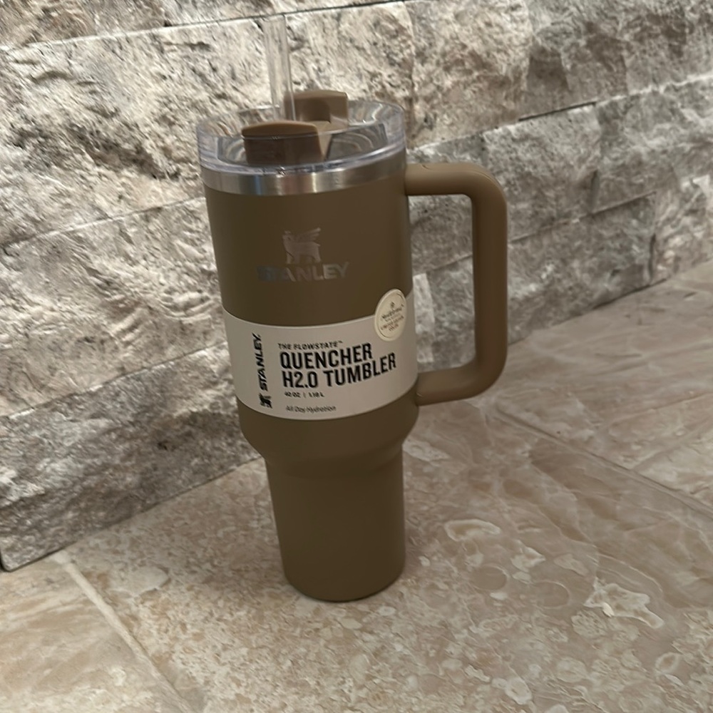 Stanley 40oz. Limited edition Hearth and Heart